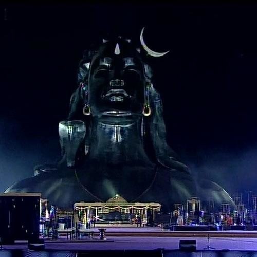Featured image of post Adiyogi Shiva Statue At Night The event was attended by over two lakh people and while addressing them jaggi vasudev revealed that it took him nearly two